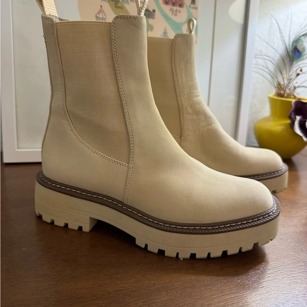 Sam Edelman Laguna Banana Cream Suede Chelsea Ankle Boots with Lug Sole Sz. 6.5 - Picture 3 of 10